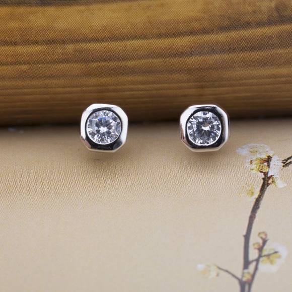 Stud Crystal Earrings white Gold - Picture 7 of 7